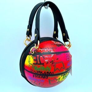 ✨Host
Pick✨Graffiti Basketball Shape Clutch Model 2